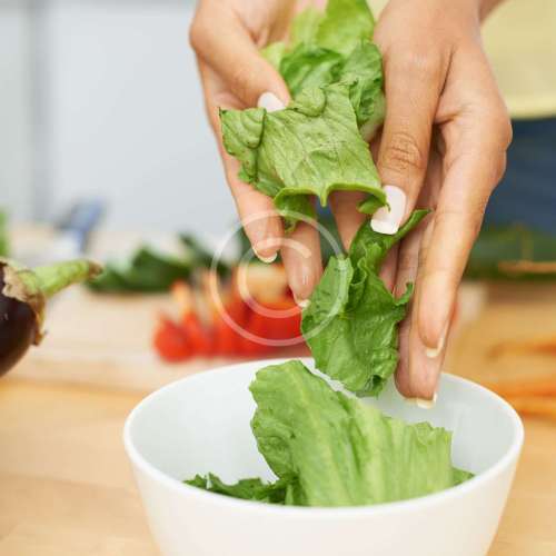 The Complete Guide To Juices  & Smoothies